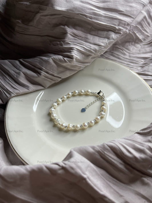 B0015 White Freshwater Pearl Bracelet